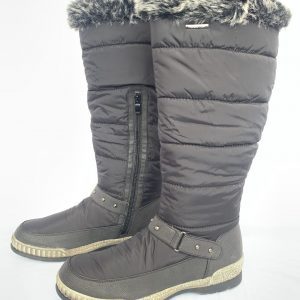 The lightweight and waterproof Nylon Suede Solid Boots in white